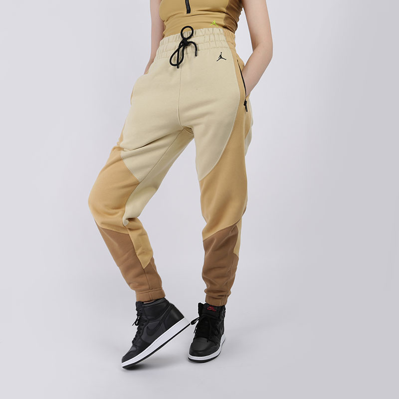 женские бежевые брюки Jordan Women's Fleece Trousers CQ6673-783 - цена, описание, фото 3